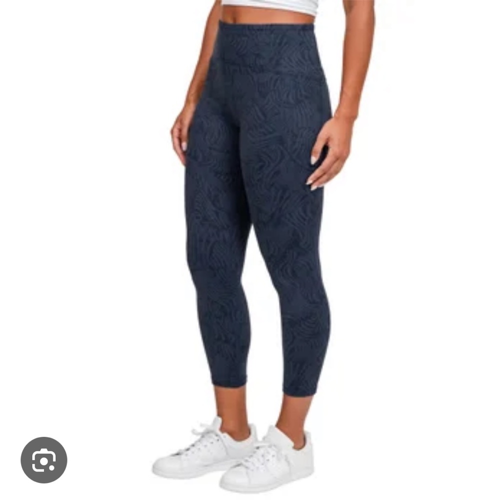 NWT Tuff Athletics Crop Yoga Legging Blue Pattern Size Medium
